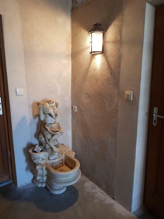 Gite Micha Saint-Lothain Zewnętrze zdjęcie